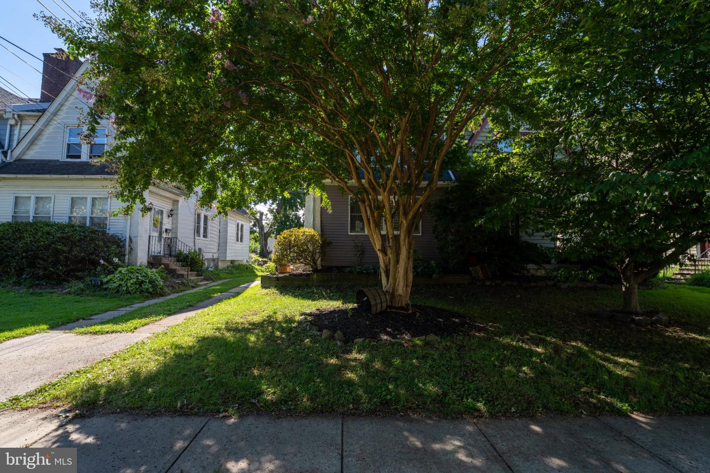 92 W Plumstead Ave Property Photo 3