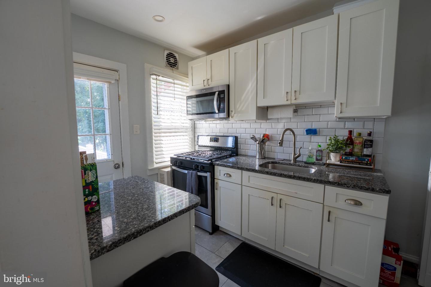 92 W Plumstead Ave Property Photo 16