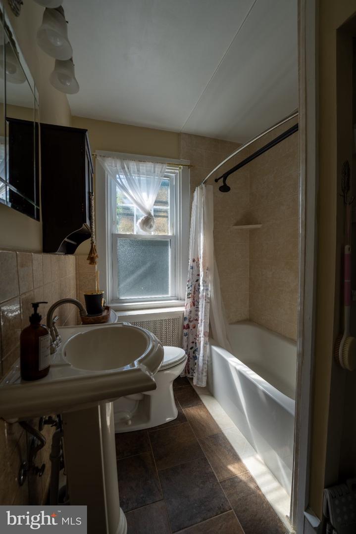 92 W Plumstead Ave Property Photo 25