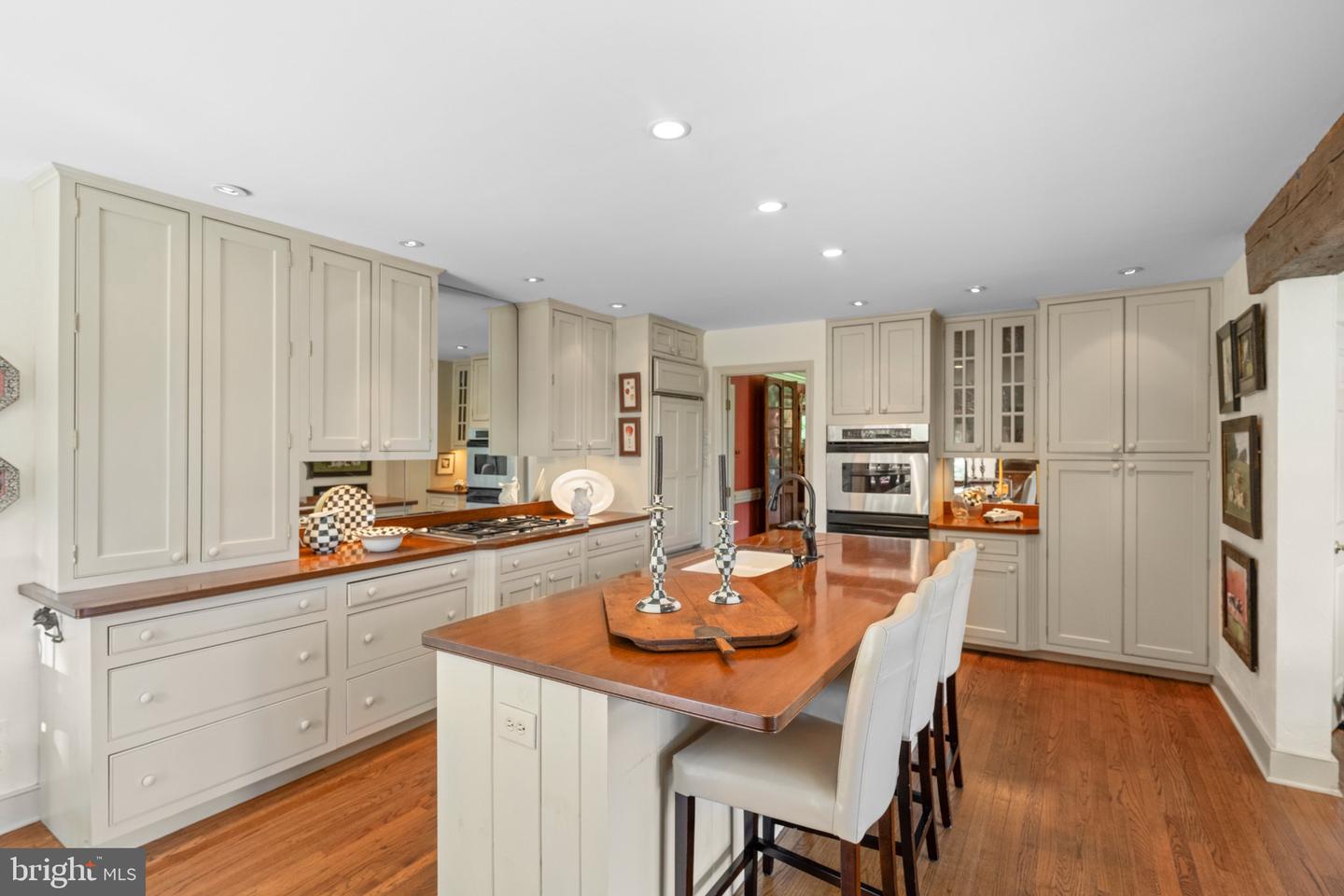 416 Inveraray Property Photo 20