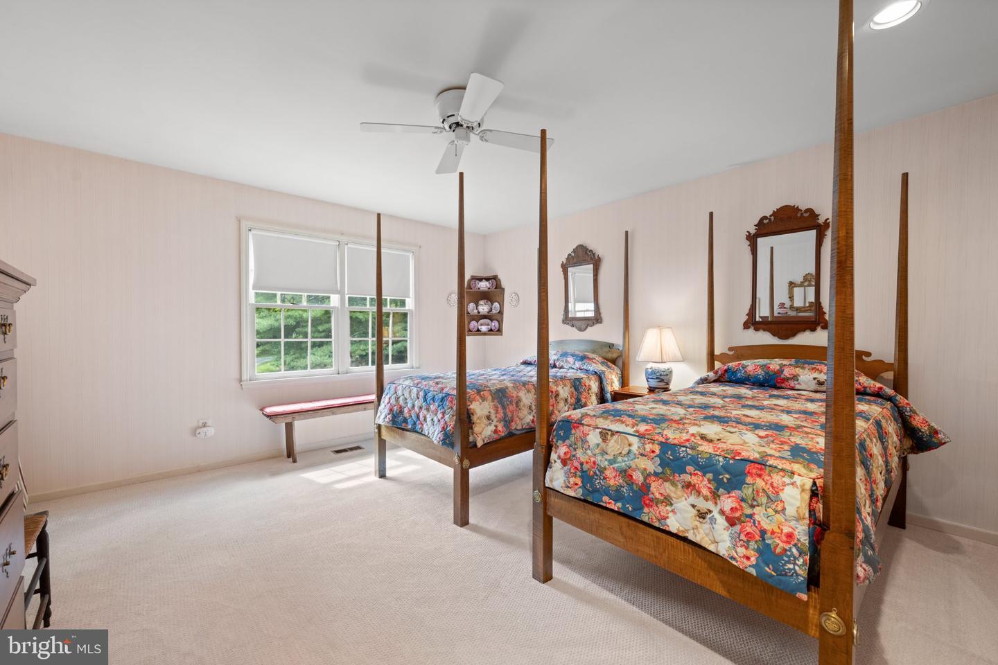416 Inveraray Property Photo 32