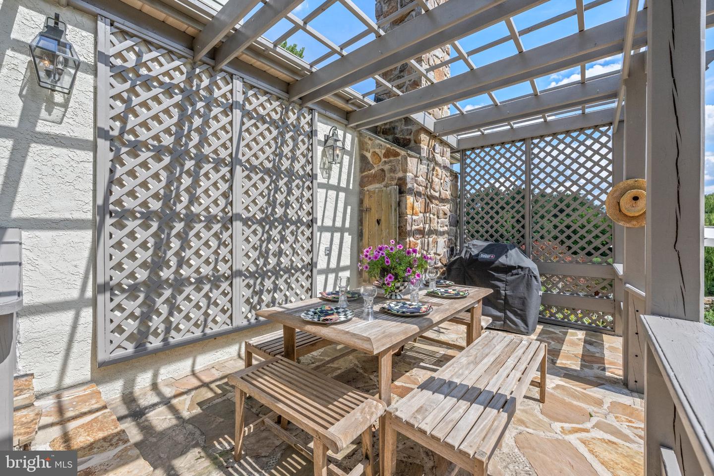 416 Inveraray Property Photo 45