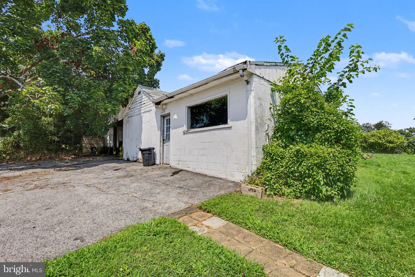 2470 Dutton Mill Rd Property Photo 39