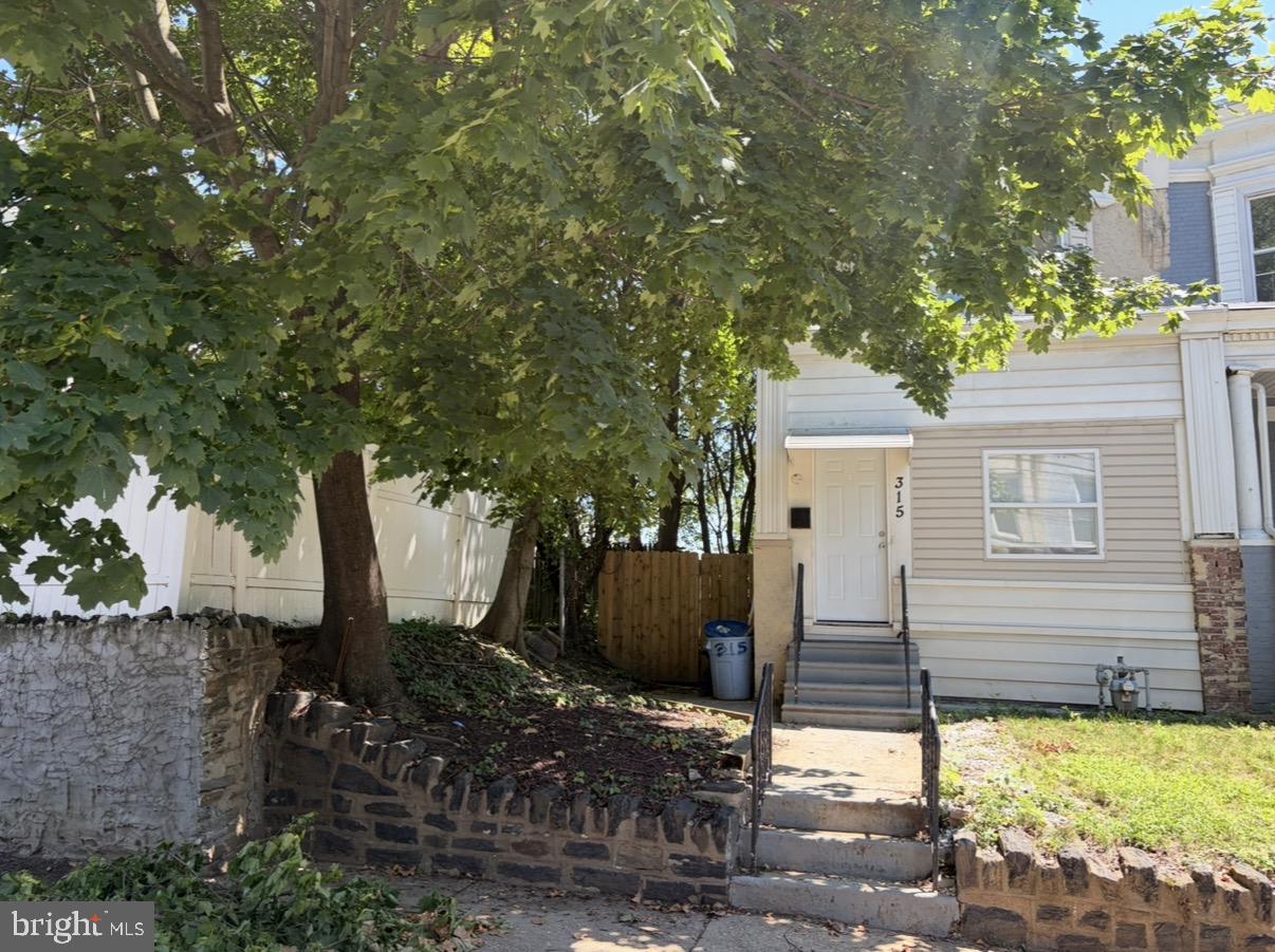 315 S 6th St Property Photo 1