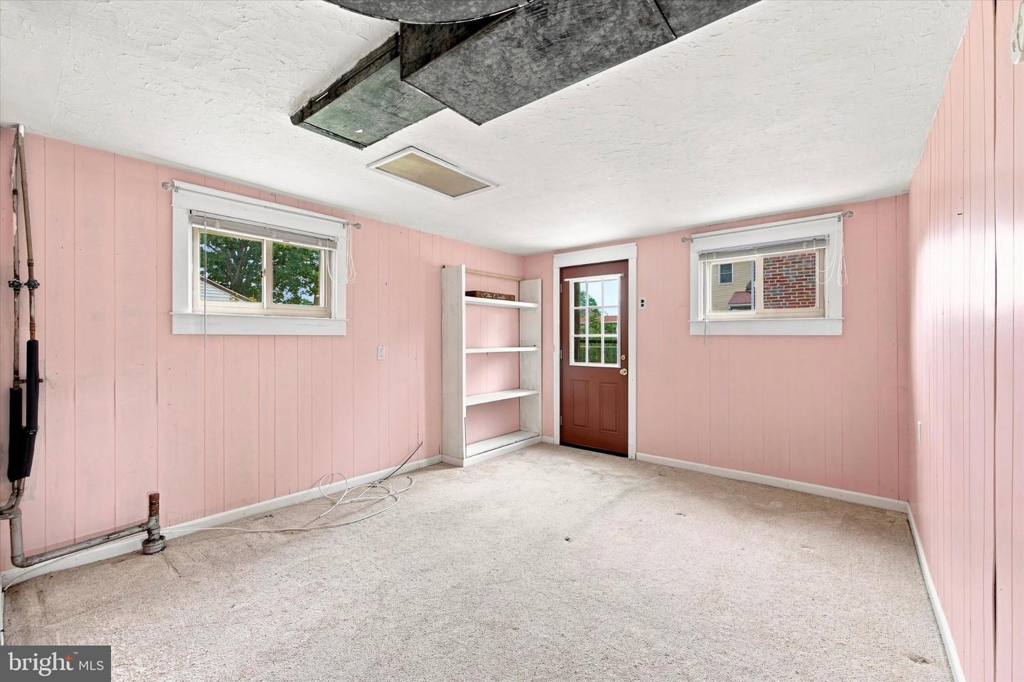307/308 Seneca St Property Photo 11