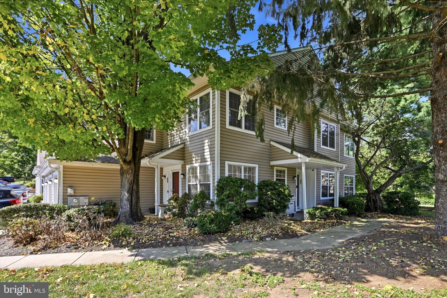 351 Danbury Ln Property Photo 1