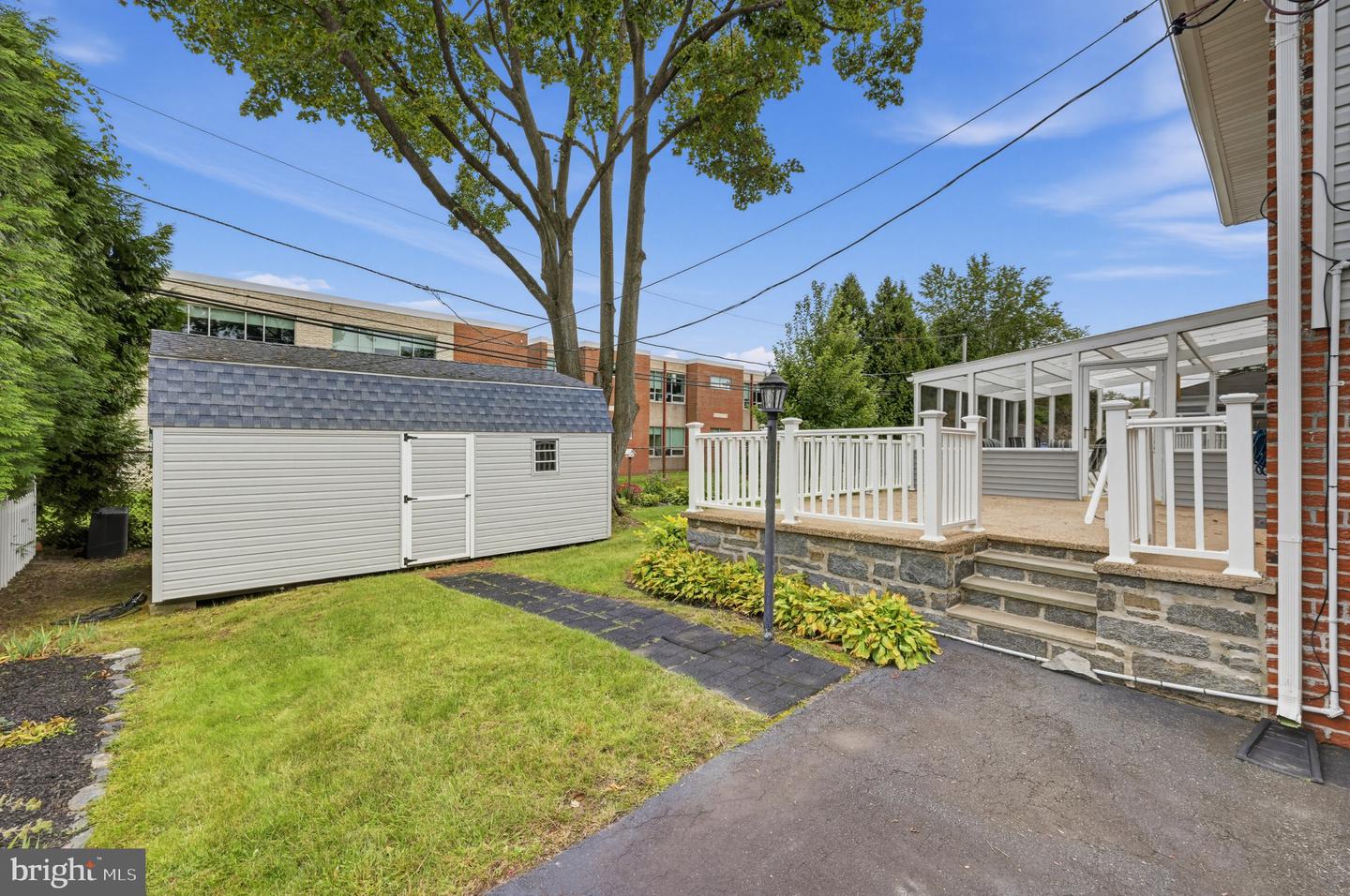 620 School Ln Property Photo 4