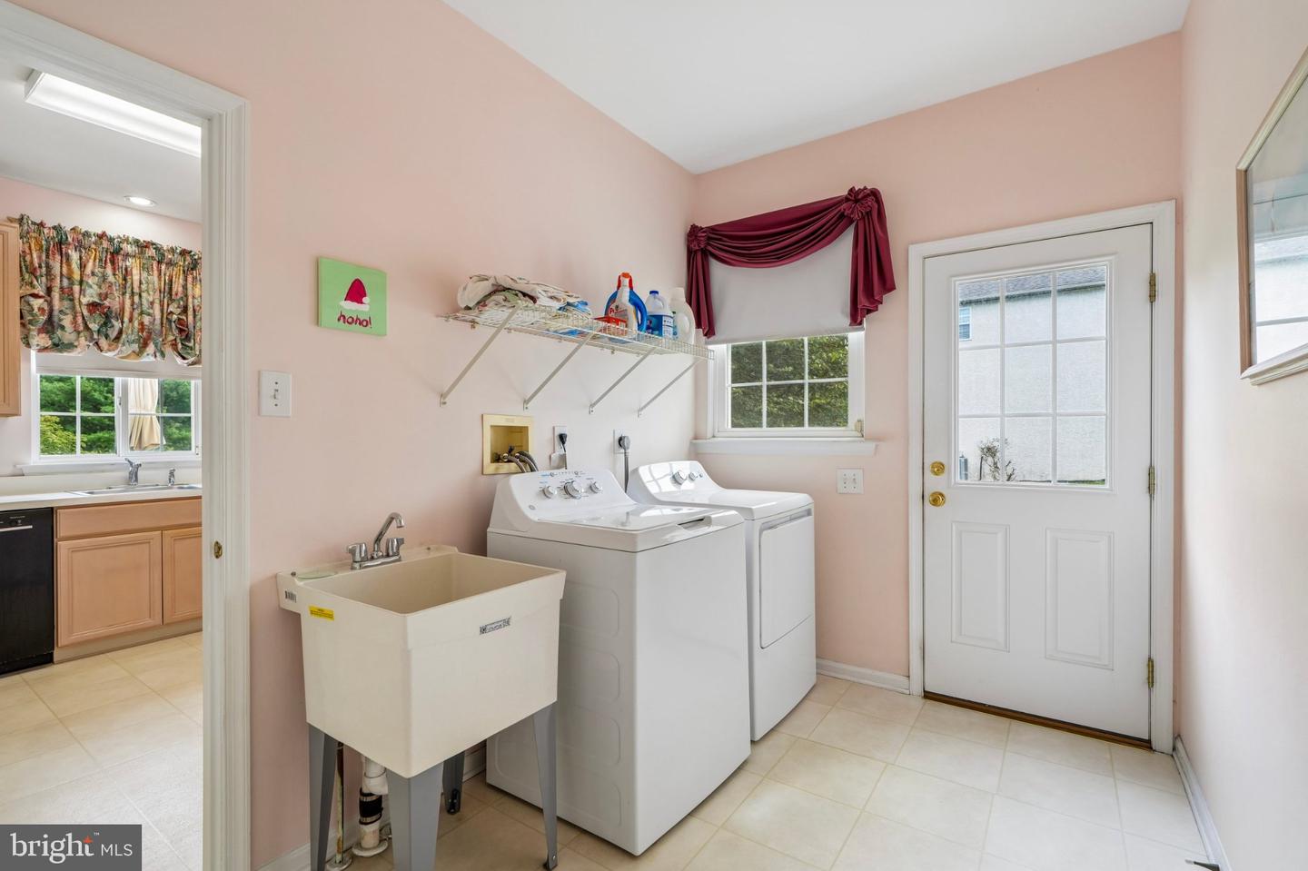 42 James Hayward Rd Property Photo 12
