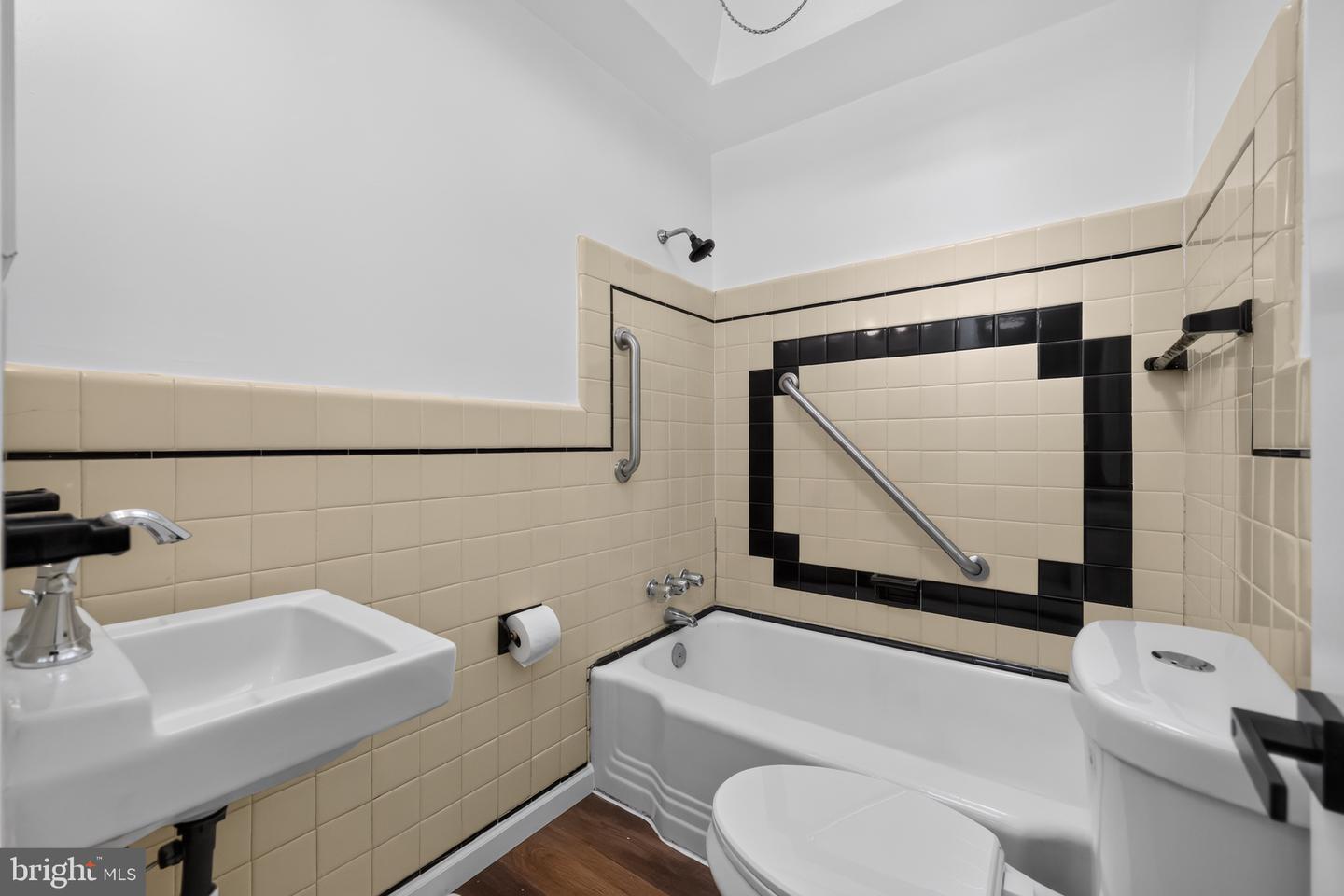 3839 Plumstead Ave Property Photo 7