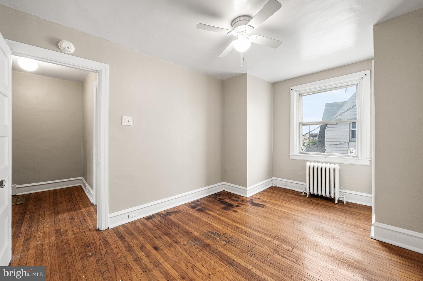 208 E Essex Ave Property Photo 16