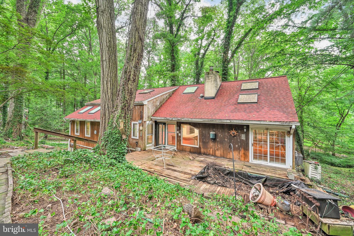 9 Wooded Ln Property Photo 1