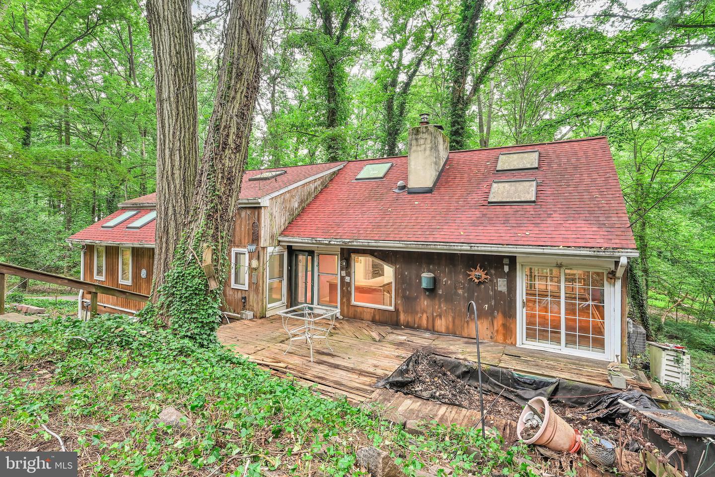 9 Wooded Ln Property Photo 2