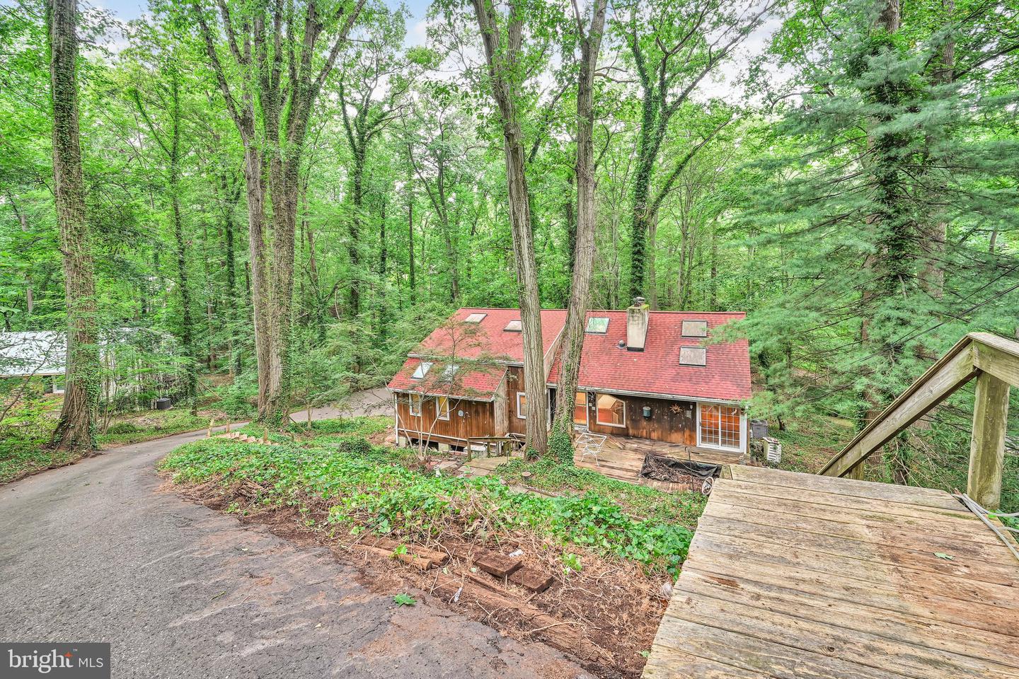 9 Wooded Ln Property Photo 5