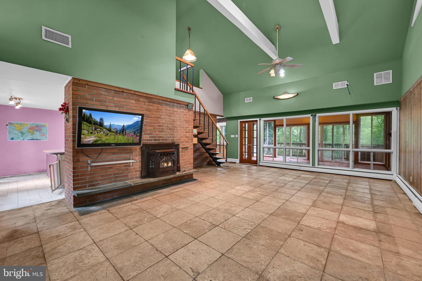 9 Wooded Ln Property Photo 12