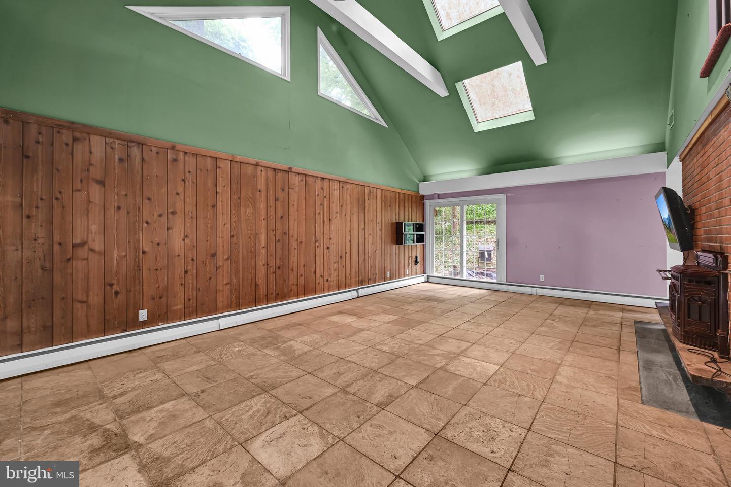 9 Wooded Ln Property Photo 14