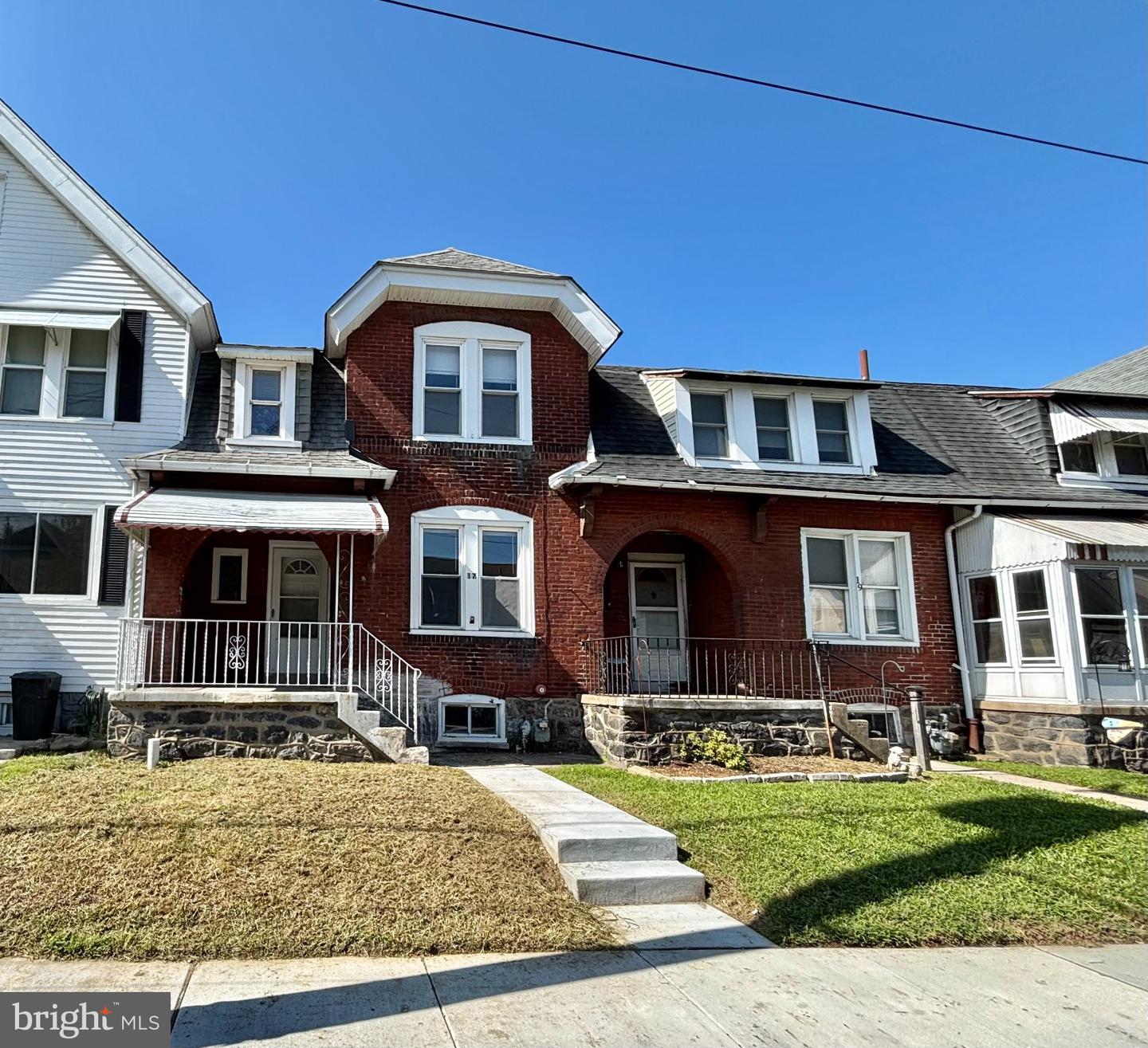 17 Walnut St Property Photo 1