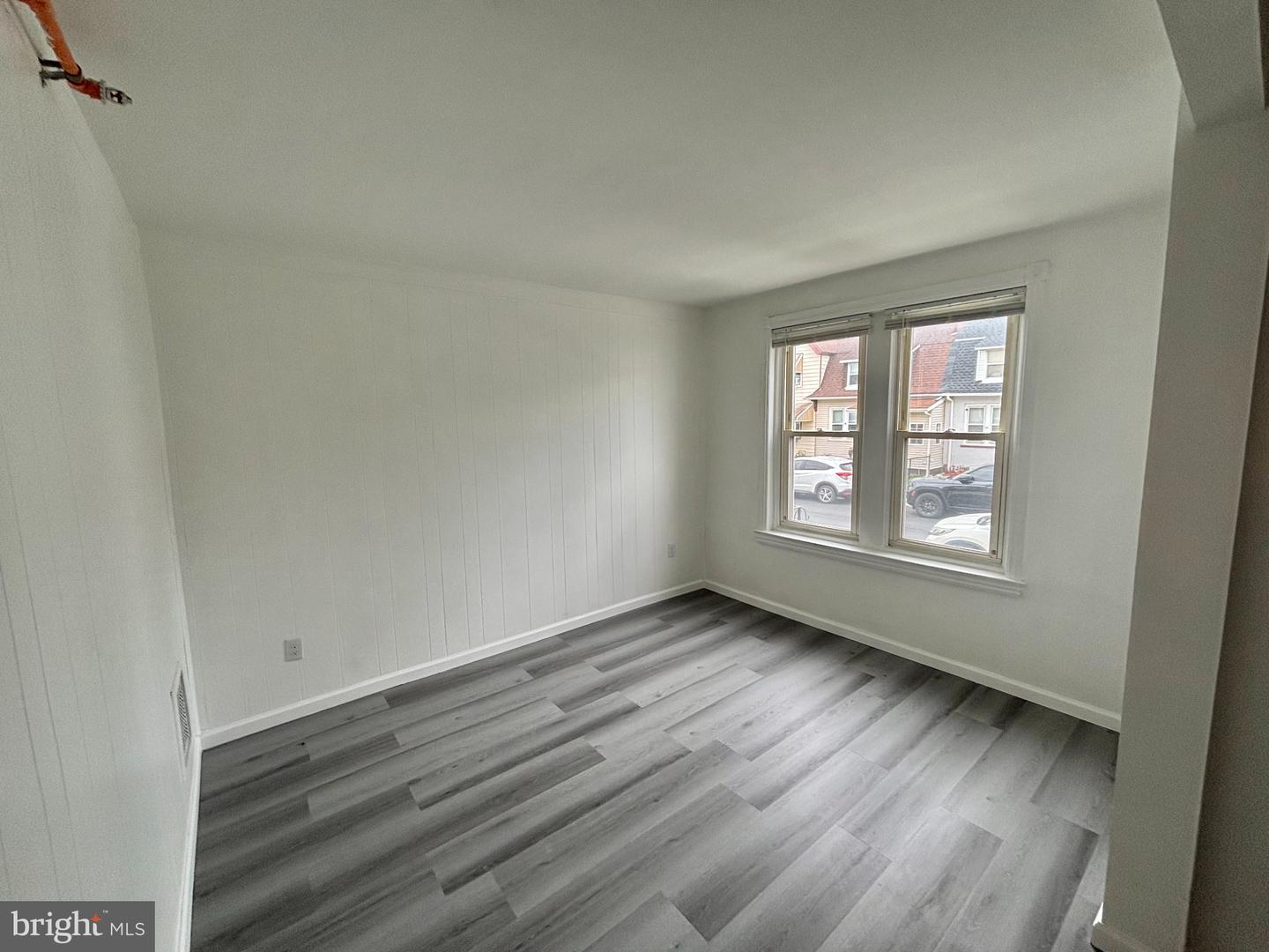 17 Walnut St Property Photo 4