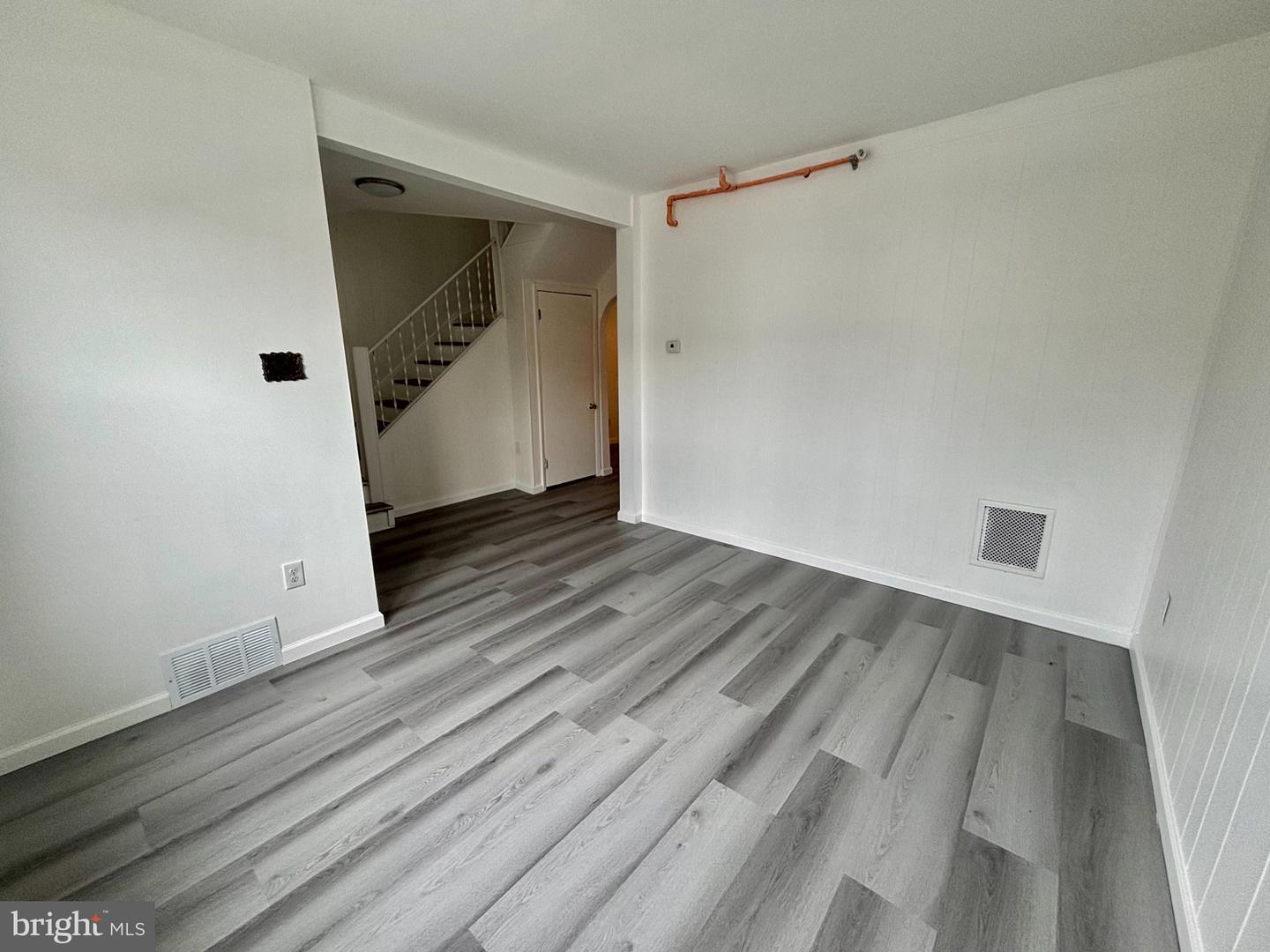 17 Walnut St Property Photo 6