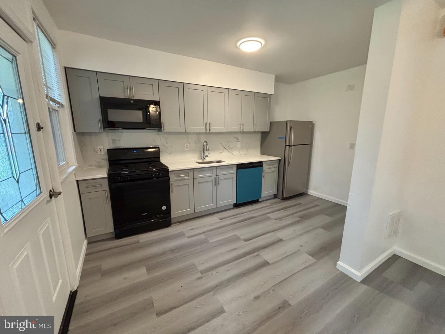 17 Walnut St Property Photo 9