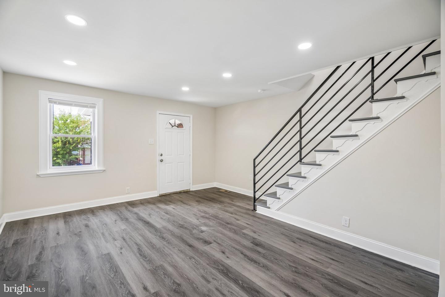 127 Whitely Ter Property Photo 10