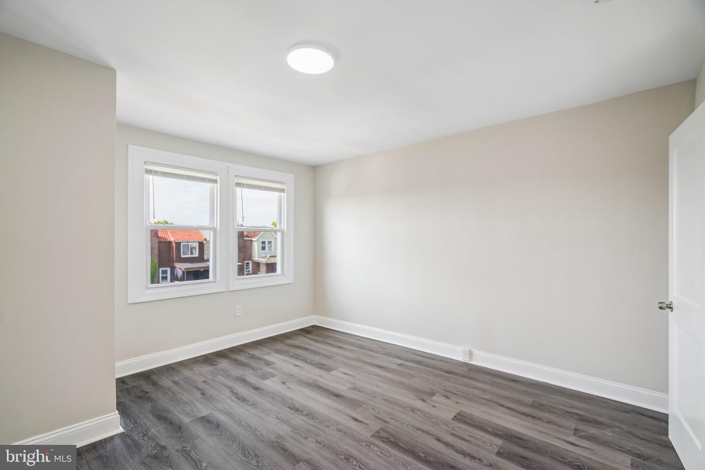 127 Whitely Ter Property Photo 13