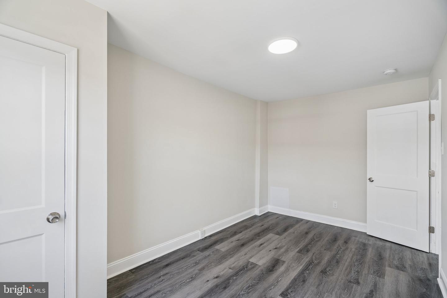 127 Whitely Ter Property Photo 16