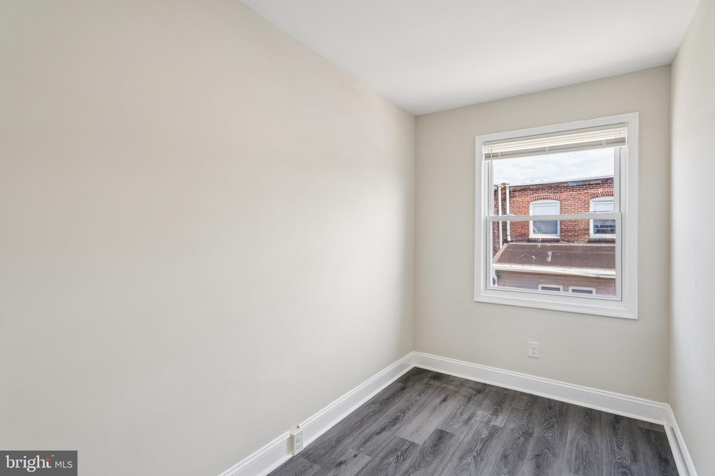 127 Whitely Ter Property Photo 18