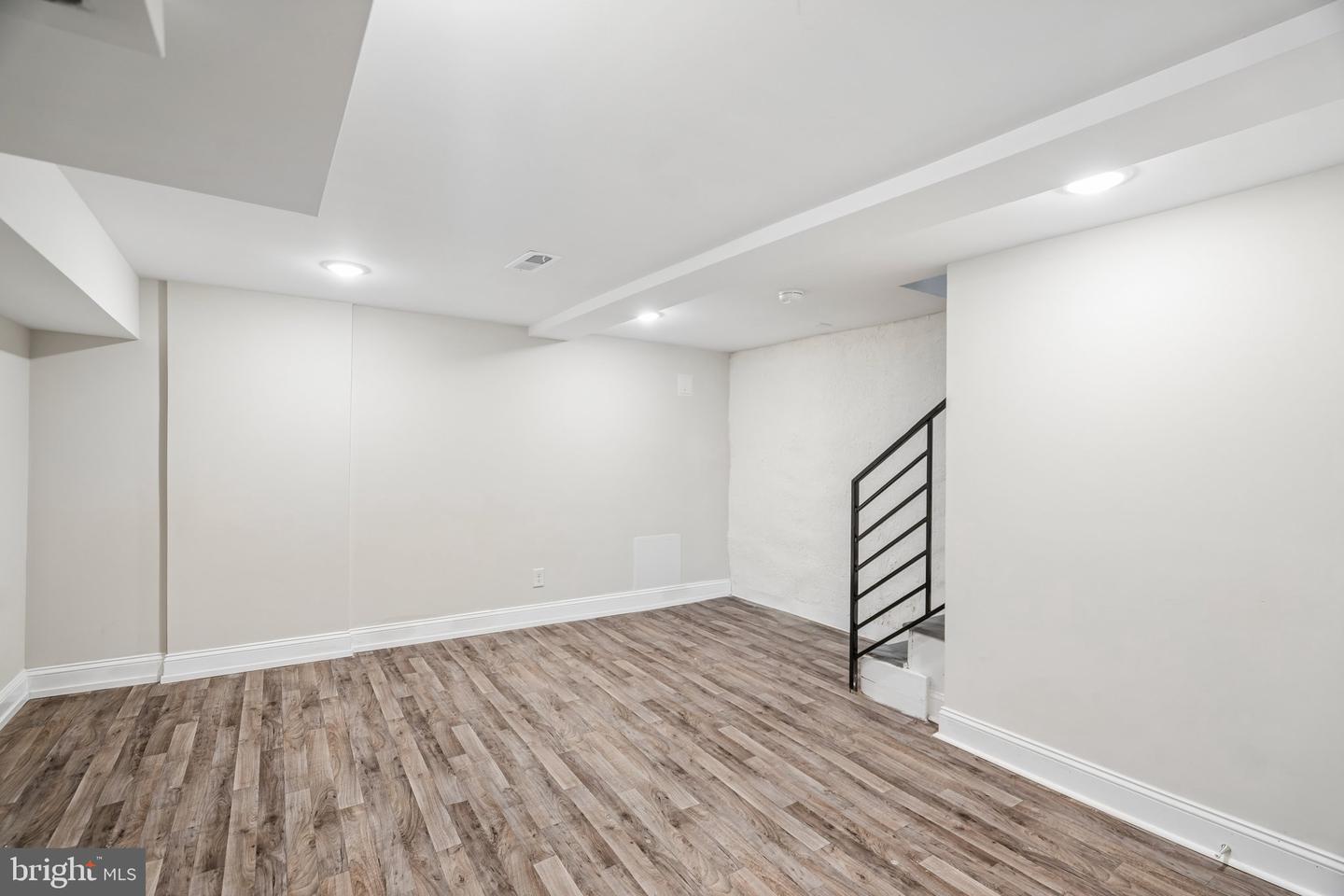 127 Whitely Ter Property Photo 25