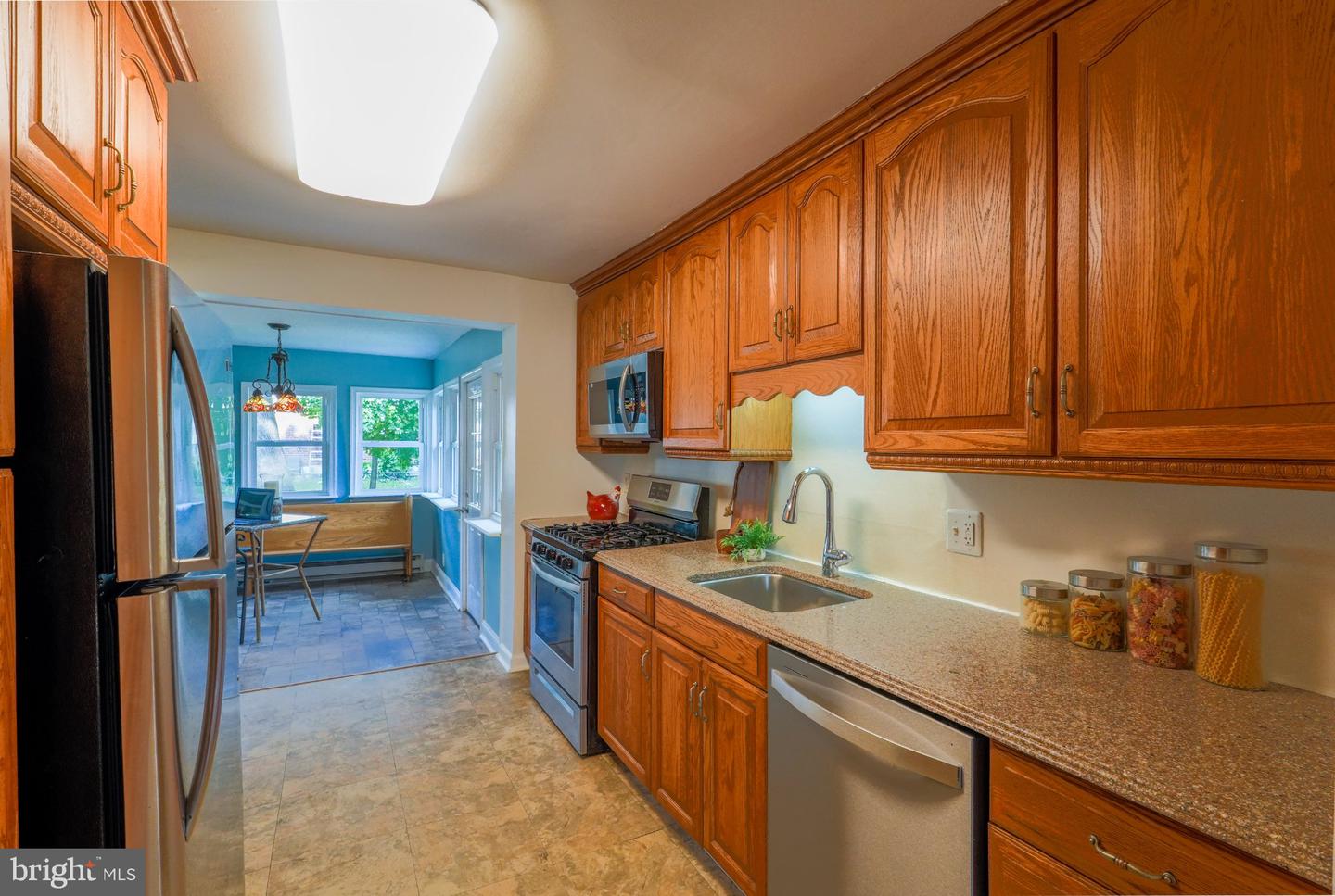 609 School Ln Property Photo 12