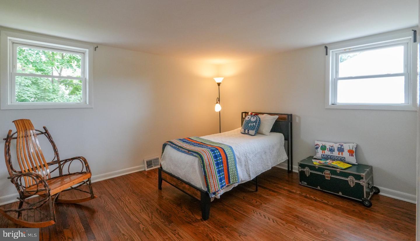 609 School Ln Property Photo 26