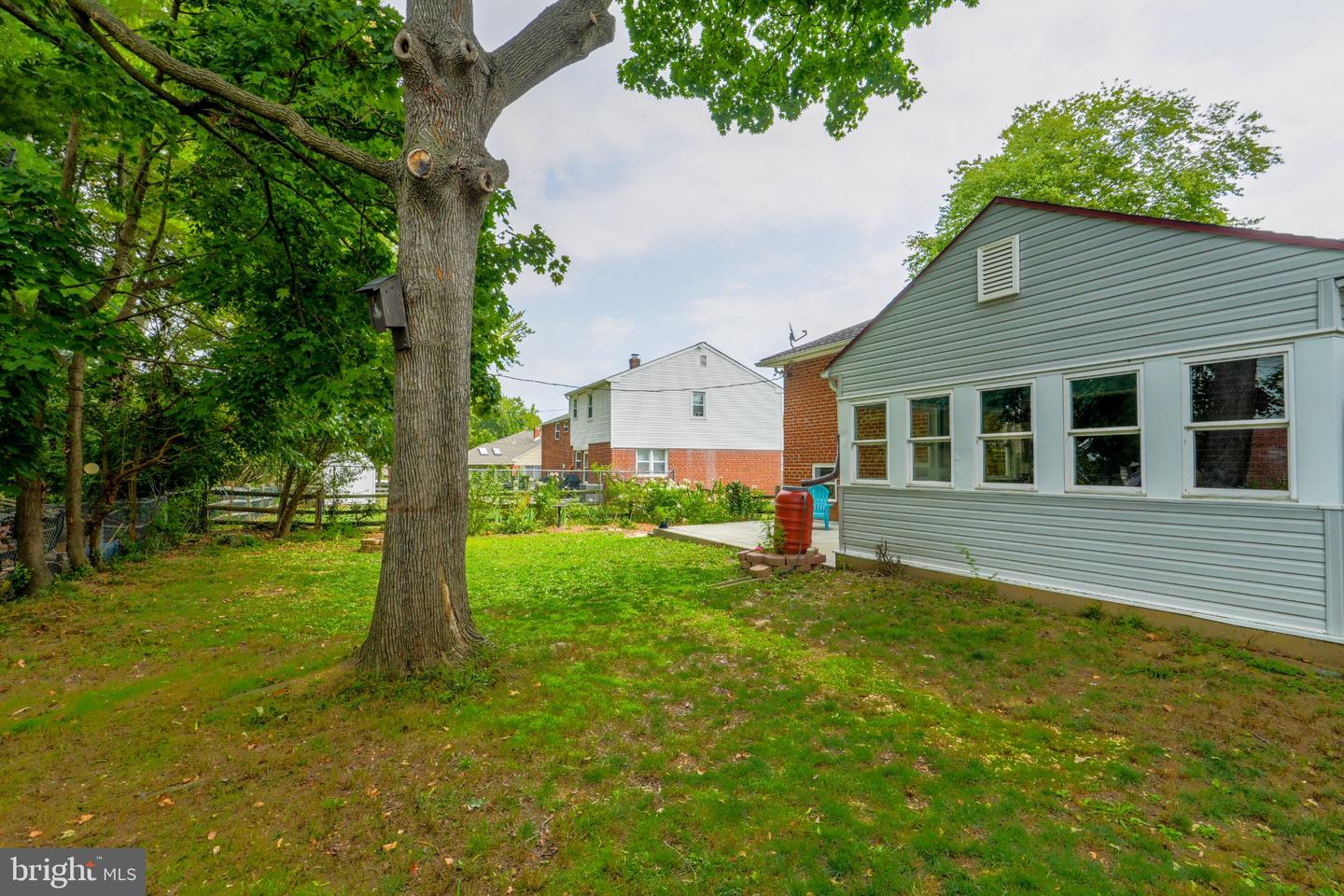 609 School Ln Property Photo 34