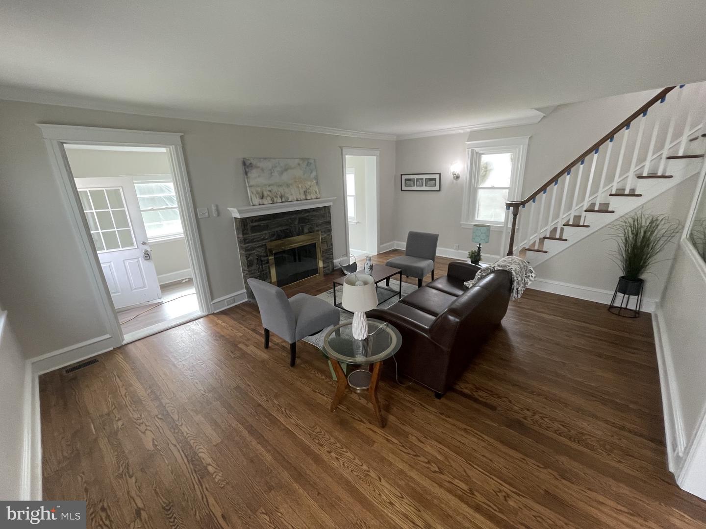 2419 Hollis Rd Property Photo 4
