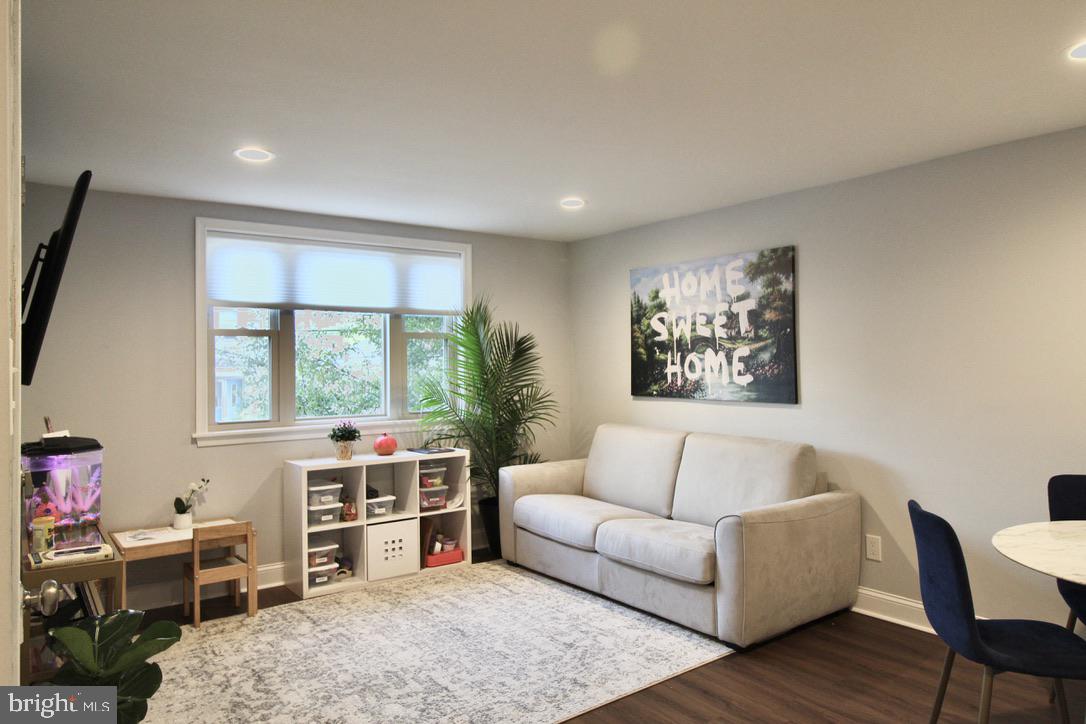 829 Spruce St #fl 1 Property Photo 3