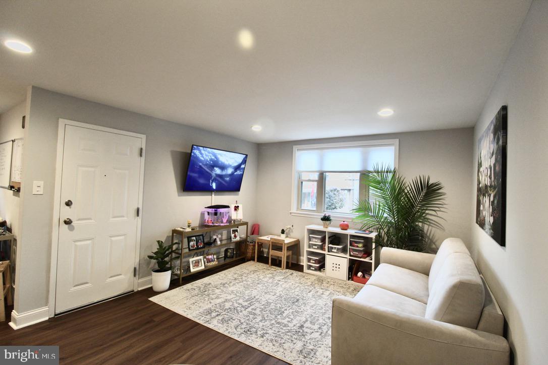 829 Spruce St #fl 1 Property Photo 4