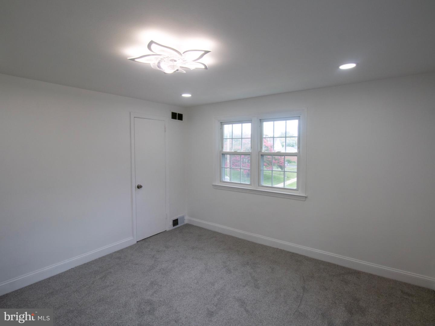 430 West Rd Property Photo 18