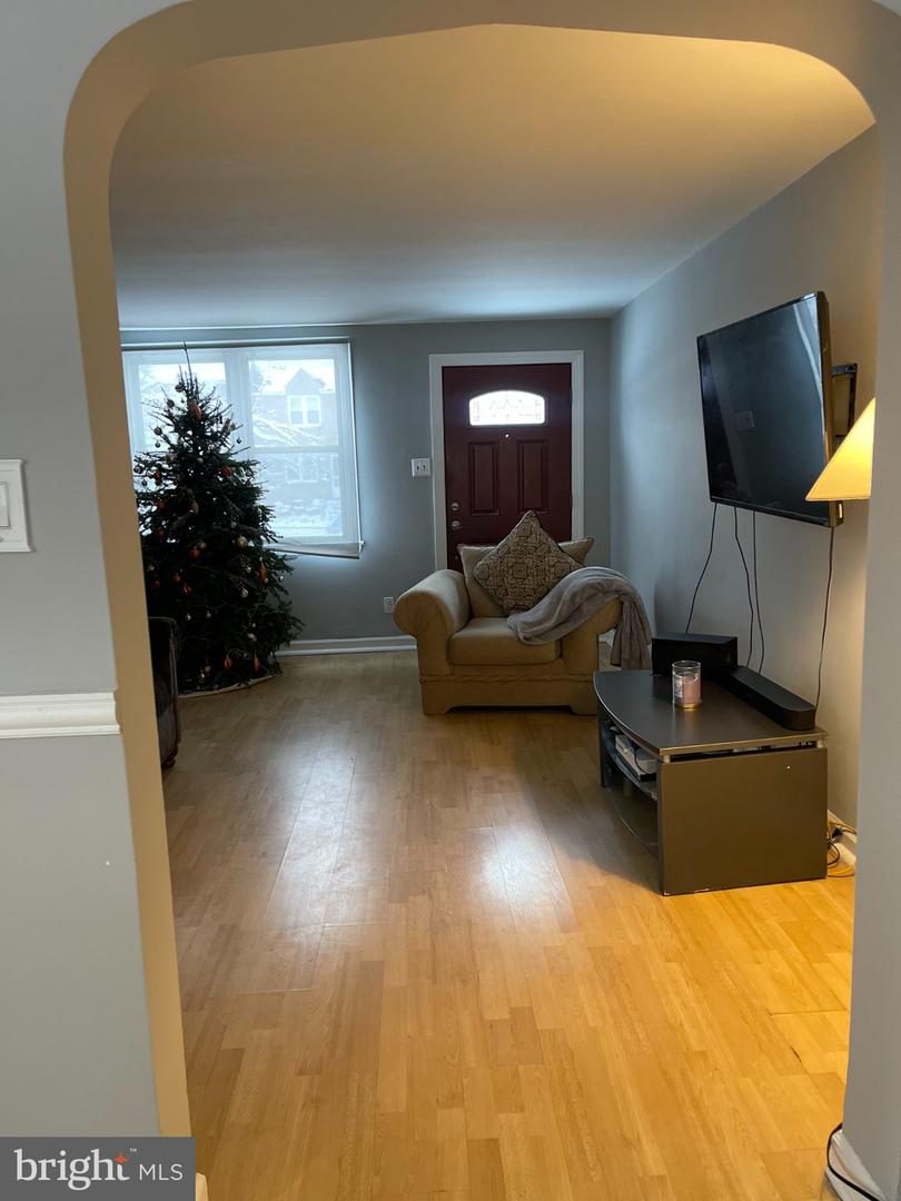 2209 Lynn Blvd Property Photo 4