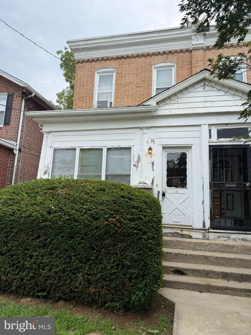 415 Clifton Ave Property Photo 1