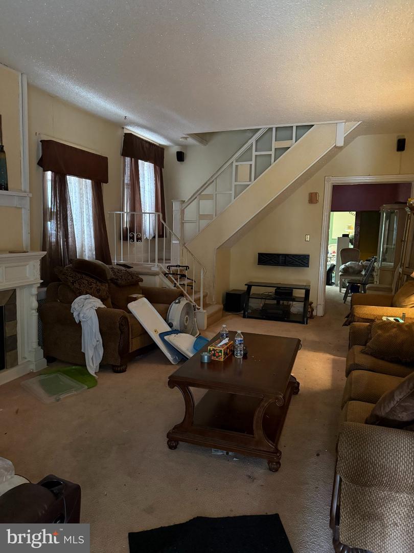 415 Clifton Ave Property Photo 3