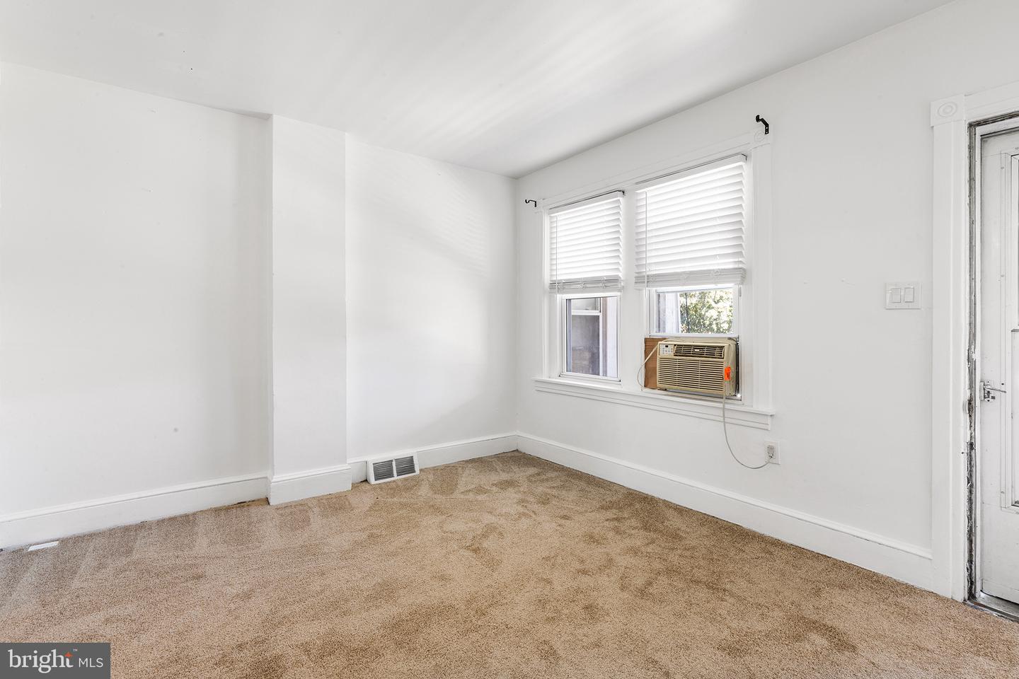 1046 Yates Property Photo 5