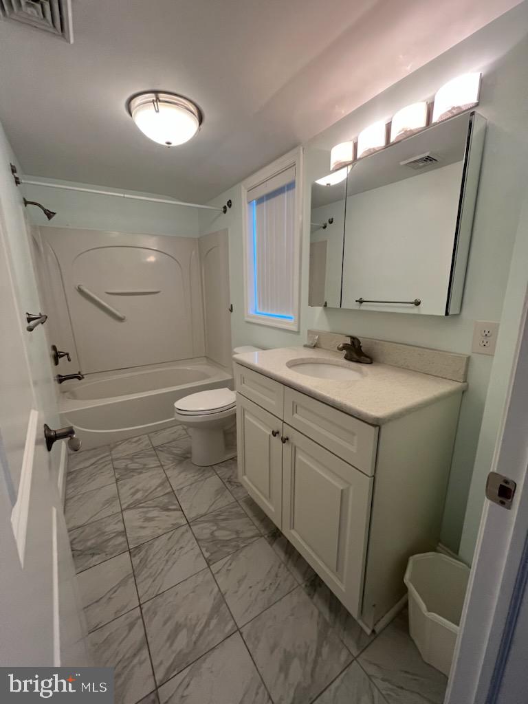 432 Edgewood Ave Property Photo 11