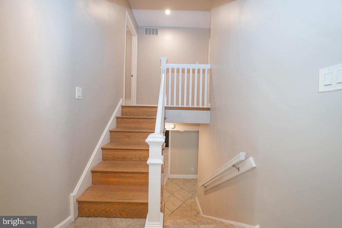 327 Strathmore Dr Property Photo 18