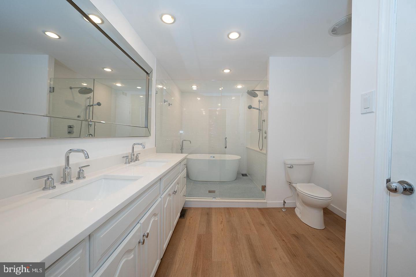 327 Strathmore Dr Property Photo 19