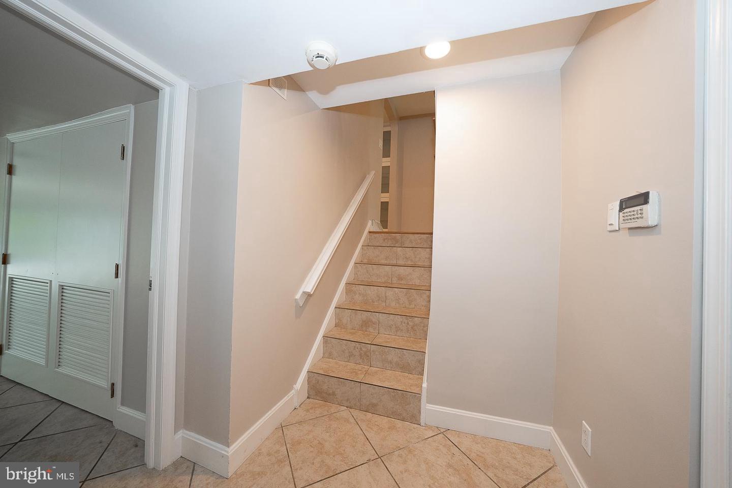 327 Strathmore Dr Property Photo 30
