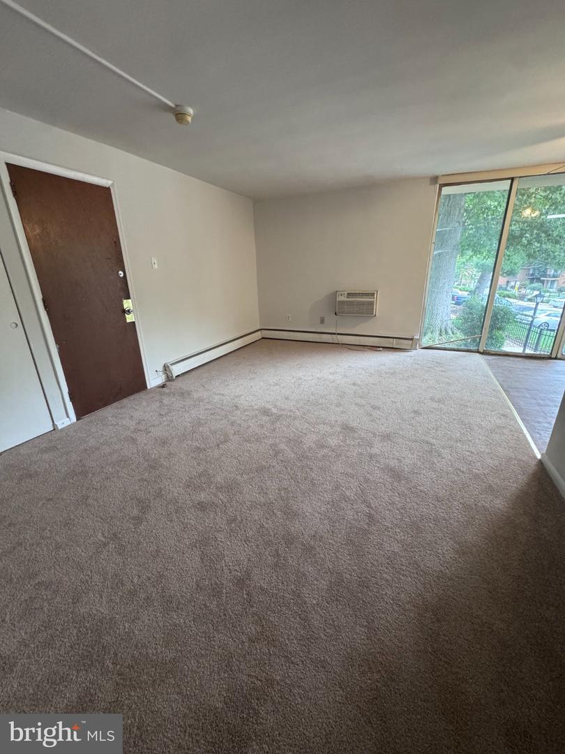 100 E Glenolden Ave #b-11 Property Photo 2