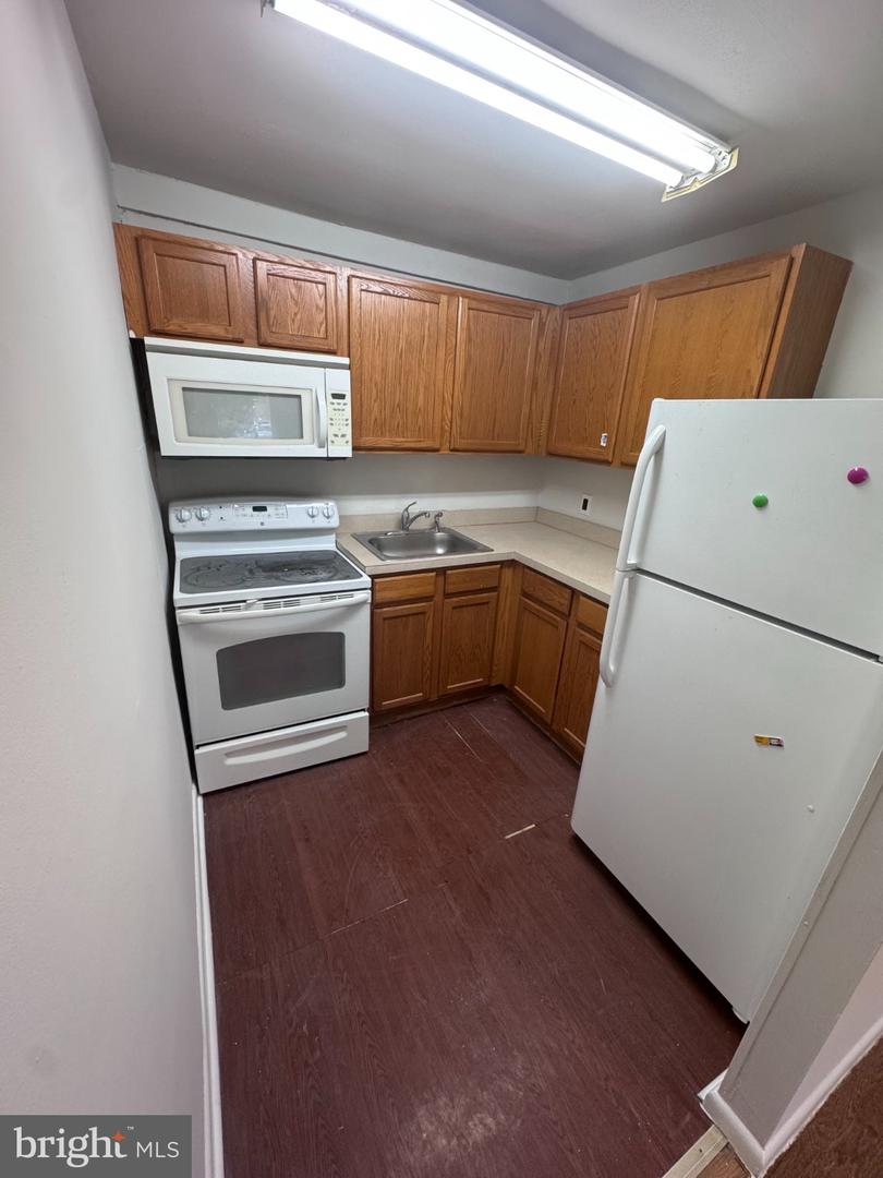 100 E Glenolden Ave #b-11 Property Photo 5