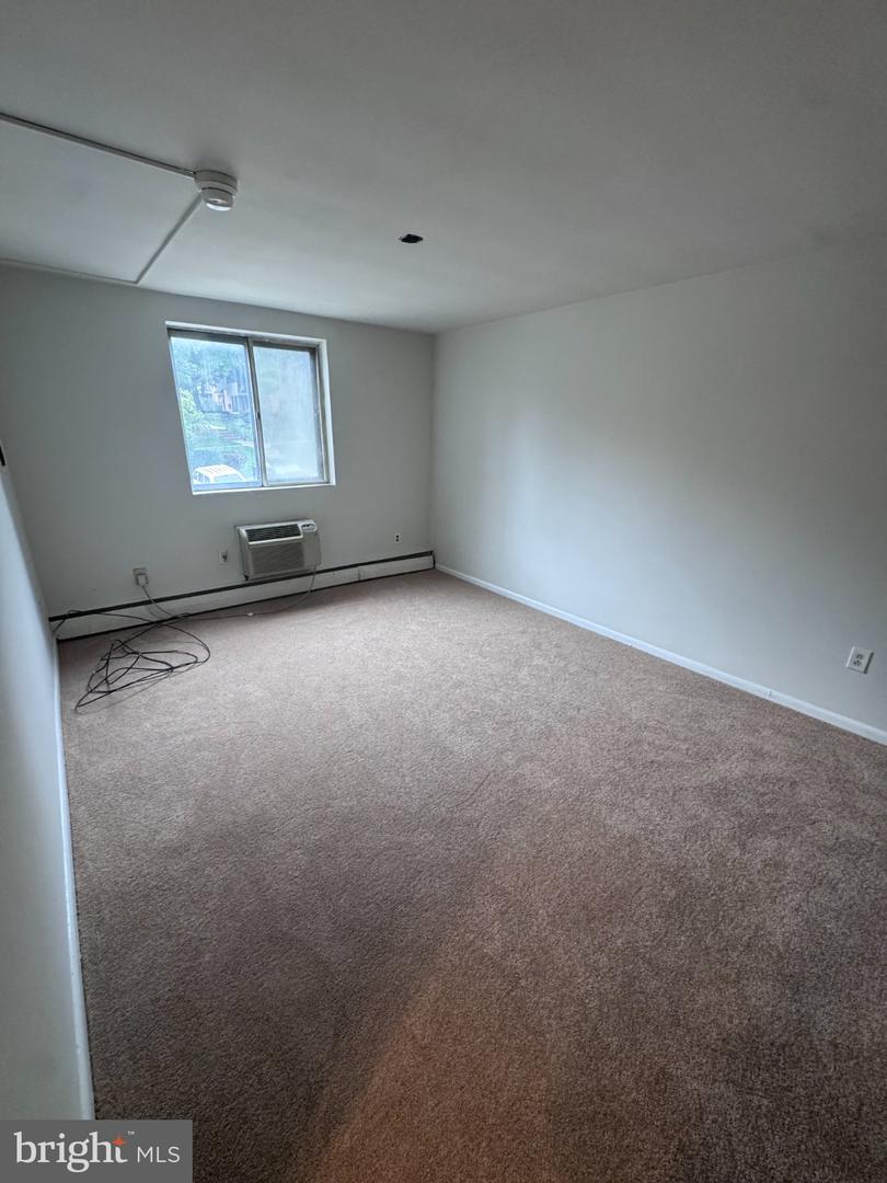 100 E Glenolden Ave #b-11 Property Photo 8