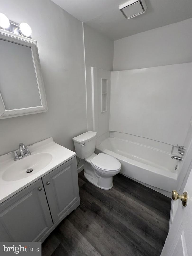 100 E Glenolden Ave #b-11 Property Photo 11