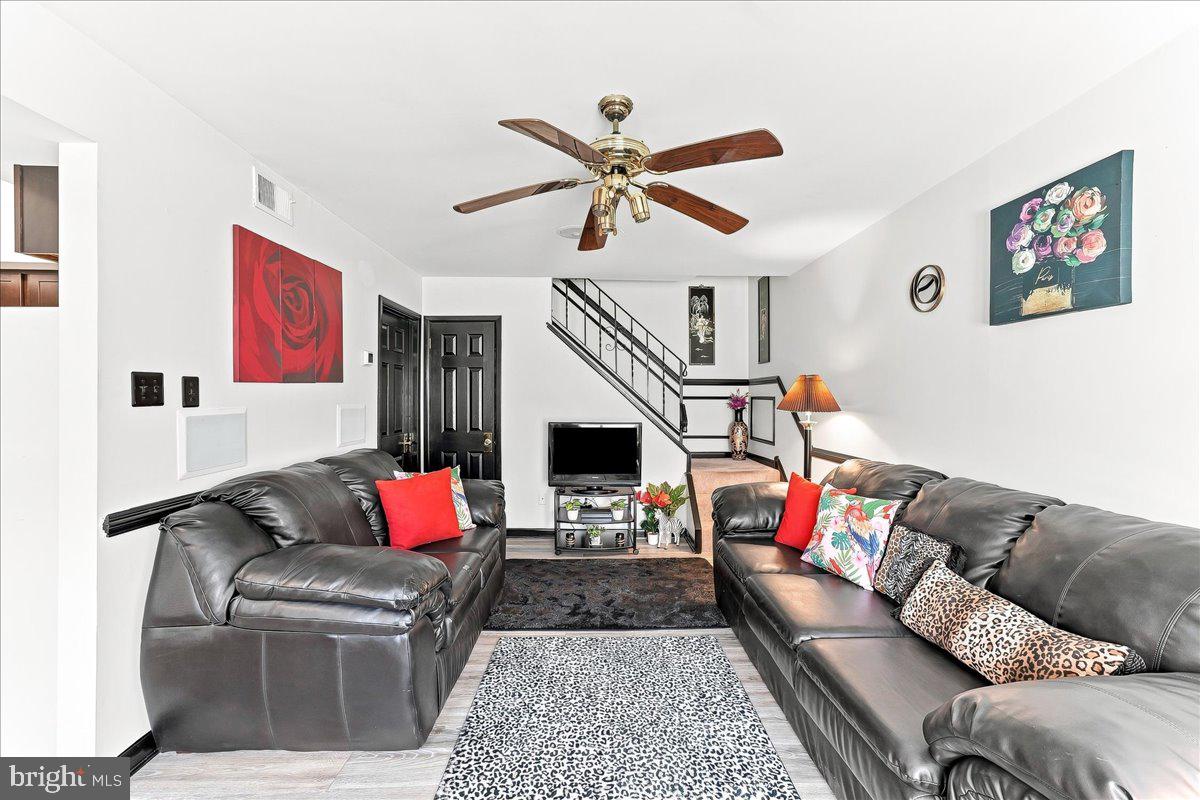 5200 Hilltop Dr #j11 Property Photo 4