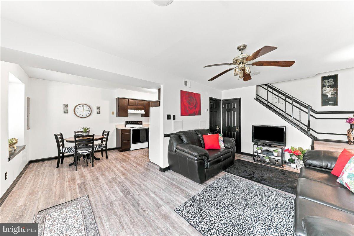 5200 Hilltop Dr #j11 Property Photo 5
