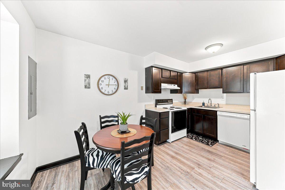 5200 Hilltop Dr #j11 Property Photo 7